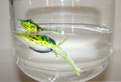 1 Topwater Black Yellow Life-Like Frog Fishing Lure Bait Tackle 4 Big Fish NEW