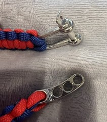 New York Giants Paracord Survival Bracelet 9 Inch Sturdy Alloy Closure