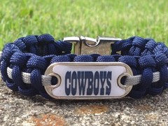 Dallas Cowboys Paracord Bracelet w/ NFL Dog Tag and Metal Buckle. AWESOME!!!