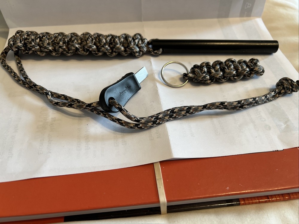 SnakeSkin 5”rod Bayite Striker 550/11strand Survival Handcrafted DB_Paracord USA