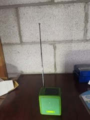 Kaito Solar and Hand Crank Dynamo AM/FM Emergency Radio Lime Green Colour *NEW*