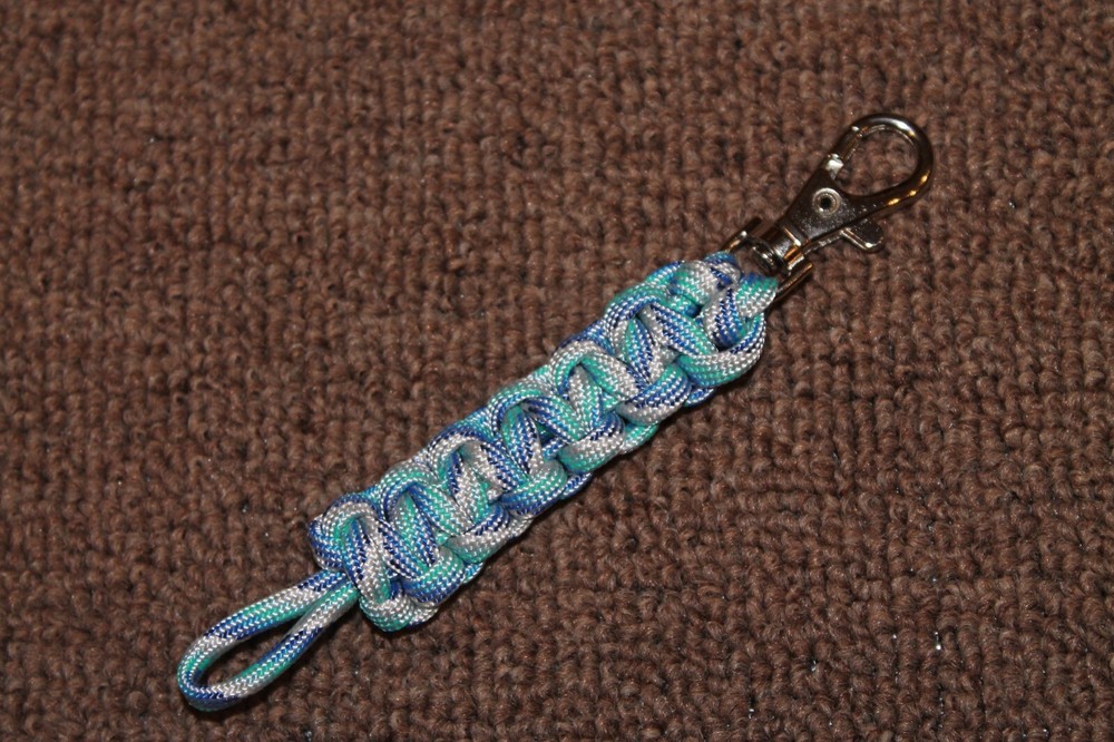 New Paracord Keychain with lobster claw clip – cool breeze