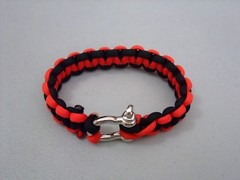 Paracord 550 Custom – Fashion Bracelet – Color: Red – Black Reversible