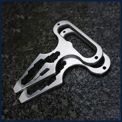 Multifunction Self Defense Stinger Combined Wrench Bottle Opener Emergency…