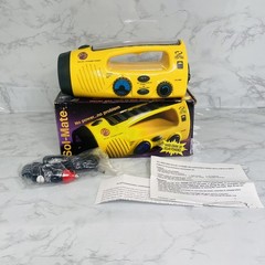 Sol-Mate Hand Crank Or Solar Emergency Siren Flashlight AM FM Radio NOS Vtg 1993