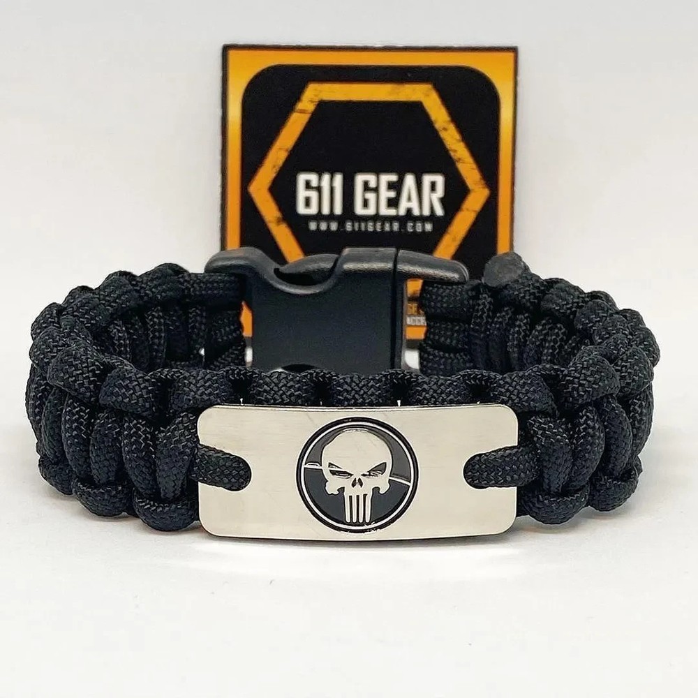 The Punisher Skull Circle Charm Paracord Bracelet single braid Black Survival