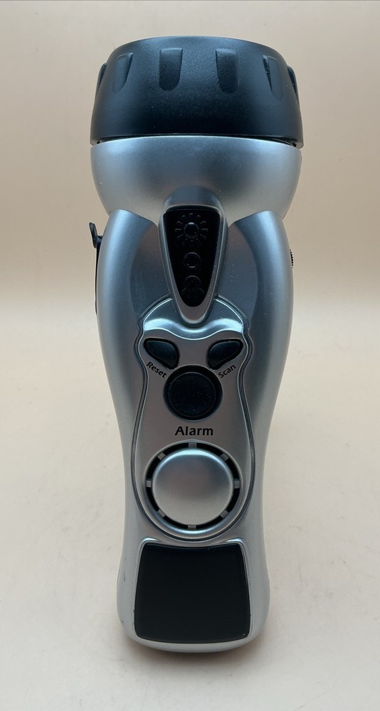Things Remembered POWER UP Crank Radio Light Phone Charger Alarm Emergency Tool