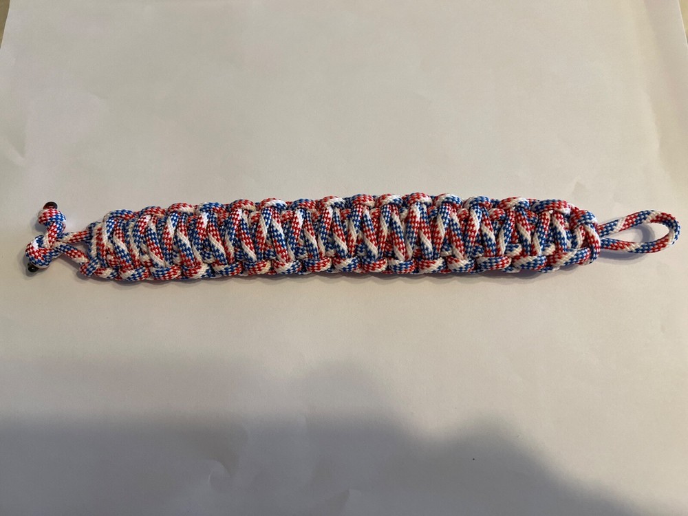 550 paacord bracelet red white and blue King cobra brd single strand size 8,
