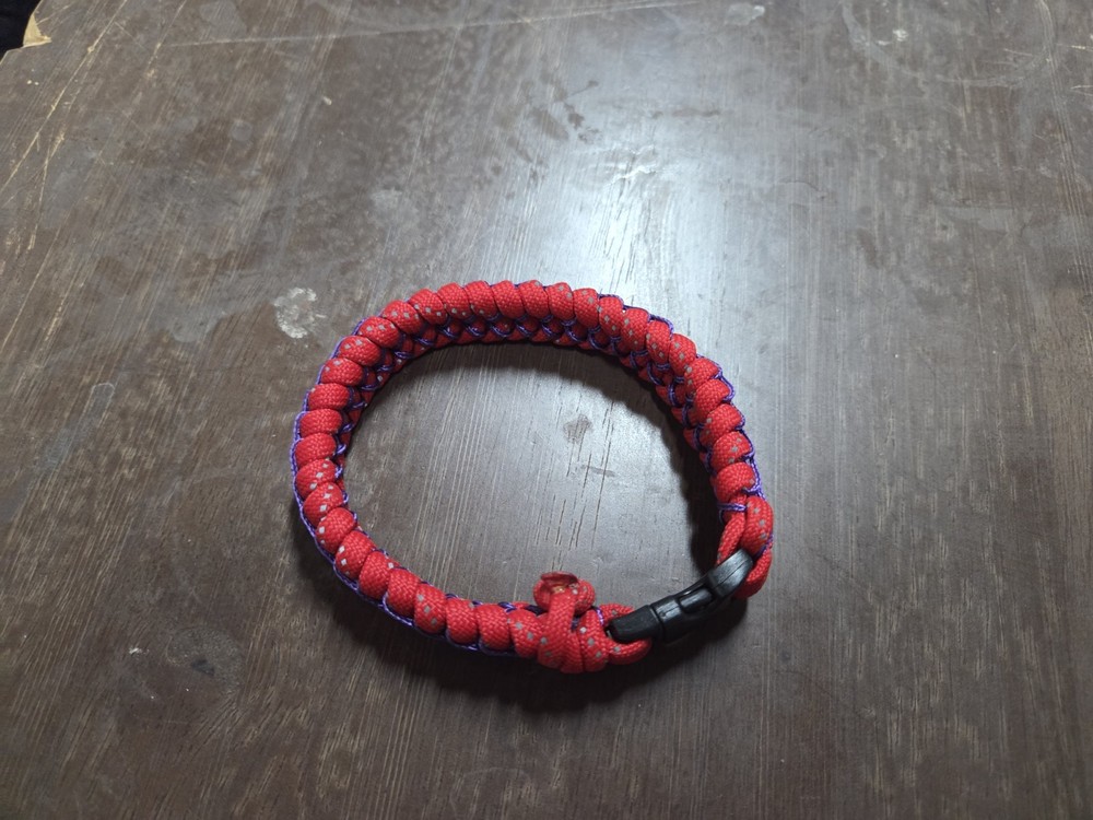 Paracord Bracelet Red, Purple, Black Clip