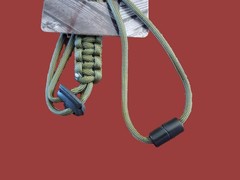 2.6m Paracord Neck Lanyard with Carabiner Quick Release Fastener Green / Black
