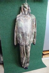 Buzz Mosquito Net Men’s L/XL Full Suit Hunting Camo Real Tree w/ Gloves