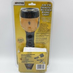 Vector AM/FM Emergency Weather Radio Light Generator Storm Tracker VEC173 New