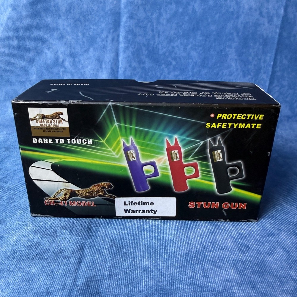 Cheetah Stun CH-41 Protective Safetymate 4.8 Mil Stun Gun Black with Holster