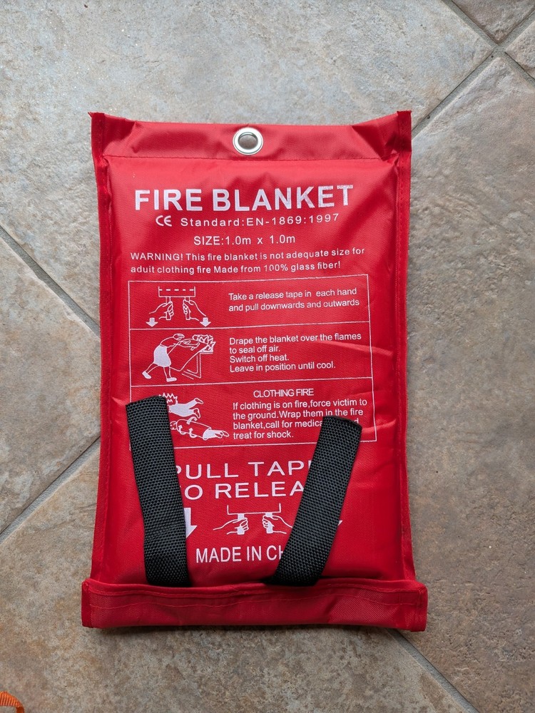 1x 39.9×39.3 Fire Blanket Suppression, White