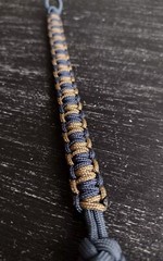 Handmade «Lightening Bolt Cobra Variation» Paracord Bracelet for a 7.5″ Wrist