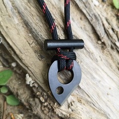 2Pcs Fire Starter Necklace Survival Gear Flint Steel Striker Kit Paracord Sur…