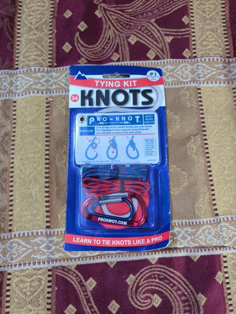 KNOT TYING KIT – WATERPROOF CARDS – 2 PRACTICE CORDS – CARABINER – NEW