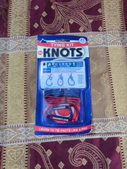KNOT TYING KIT – WATERPROOF CARDS – 2 PRACTICE CORDS – CARABINER – NEW