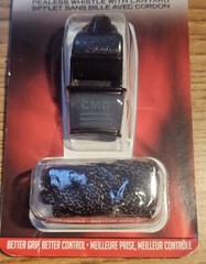Fox 40 Sonik Blast CMG Whistle Black 9203-0008 Exceeds 120 dB Cushioned Mouthgri