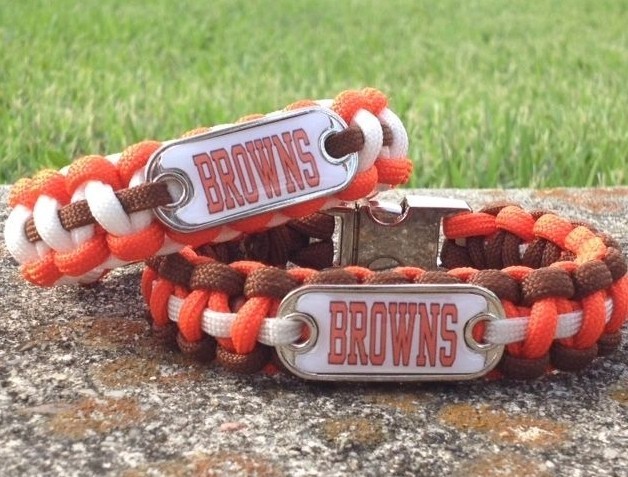 Cleveland Browns Paracord Bracelet w/ NFL Dog Tag and Metal Buckle. AWESOME!!!