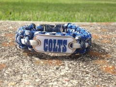 Indianapolis Colts Paracord Bracelet w/ NFL Dog Tag and Metal Buckle. AWESOME!!!
