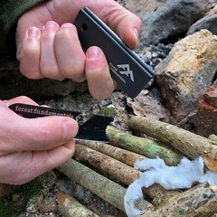 Ferrocerium Ferro Rod Fire Steel Military Style Magnesium Fire Starter & Striker