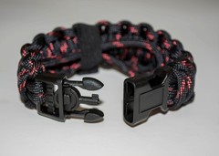 Military/Law Enforcement Adjustable Survival Paracord Bracelet w/Handcuff Key