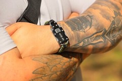 Mini Folding Paracord Knife Bracelet – Every Day Carry EDC (Black)