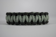 550 Paracord Survival Bracelet Cobra Black/Foliage «Made in the USA»