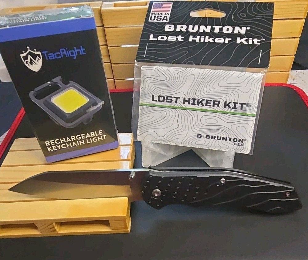 Lost Hiker Kit, Credit-Card-Size Survival Tool, Carabiner Light, Pocketknife