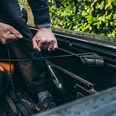 1100 Paracord and Carabiner, 5.5 mm Heavy-Duty Cord for Camping and 100 ft