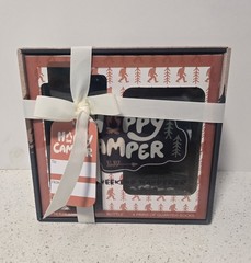 NIB Happy Camper Gift Set – Water Bottle & 4 Pairs of Men’s Quarter Socks