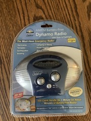 INNOVAGE Outdoor AM/FM Battery-Free Versatile Emergency Dynamo Radio – BRAND NEW