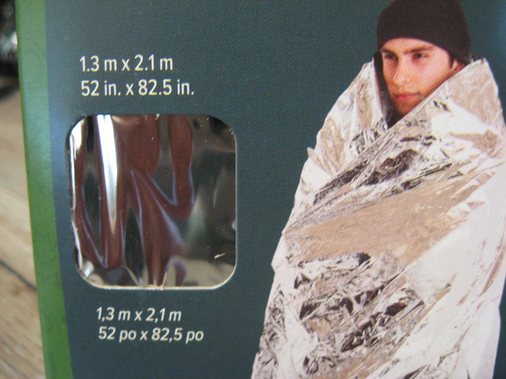 Coghlan’s Emergency Blanket – Waterproof Windproof Lightweight Survival 8235