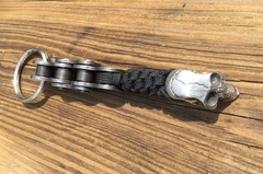 HARLEY BLACK PARACORD WILLIE G MOTORCYCLE KEY CHAIN MEGA PEWTER SKULL