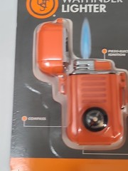 ULTIMATE SURVIVAL TECHNOLOGIES Wayfinder Lighter , NEW, NO FUEL INCLUDED