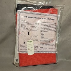 Vtg All-Weather Waterproof Outdoor Survival Blanket – Red/Silver.