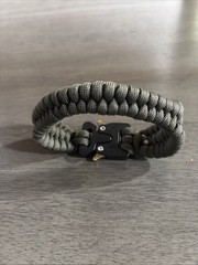 Paracord Survival Bracelet, ( The Cobra ) 550 Paracord 7 Strand , Large, Green.