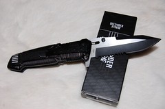 Defender Xtreme Black Assisted Opening Flashlight Knife – Built in Mini Light