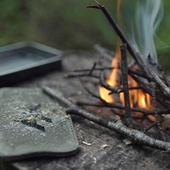 Pocket Fire Lighting Kit | Ferro Rod Fire Steel Kit Tin | Waterproof Pocket Size