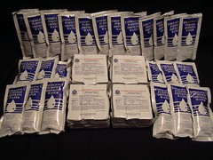 EMERGENCY SURVIVAL KIT WITH FOOD AND WATER 3 DAY 4 PERSONS GRAB AND GO