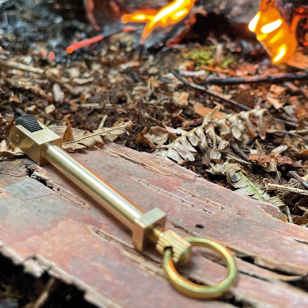 Lightweight Brass Striker Flint Wheel Fire Stater | Inc: x2 Char Cloth x1 Flint