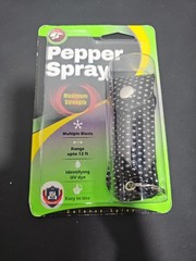 Cheetah Pepper Spray Max Strength Self Defense UV Dye 12ft Black Bling Keychain