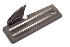 ORIGINAL «JOHN WAYNE» MILITARY ISSUE P38 and P51 CAN OPENERS BY US SHELBY CO