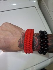 Survival/Fashion Paracord Bracelet With Shackle Adjustable Latch Red/Black NICE!