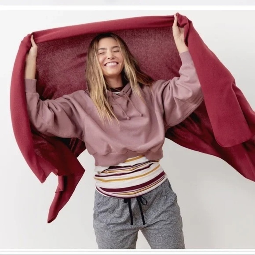 NIP Short Stories Travel Blanket & Pouch in Ruby Wine 35×78