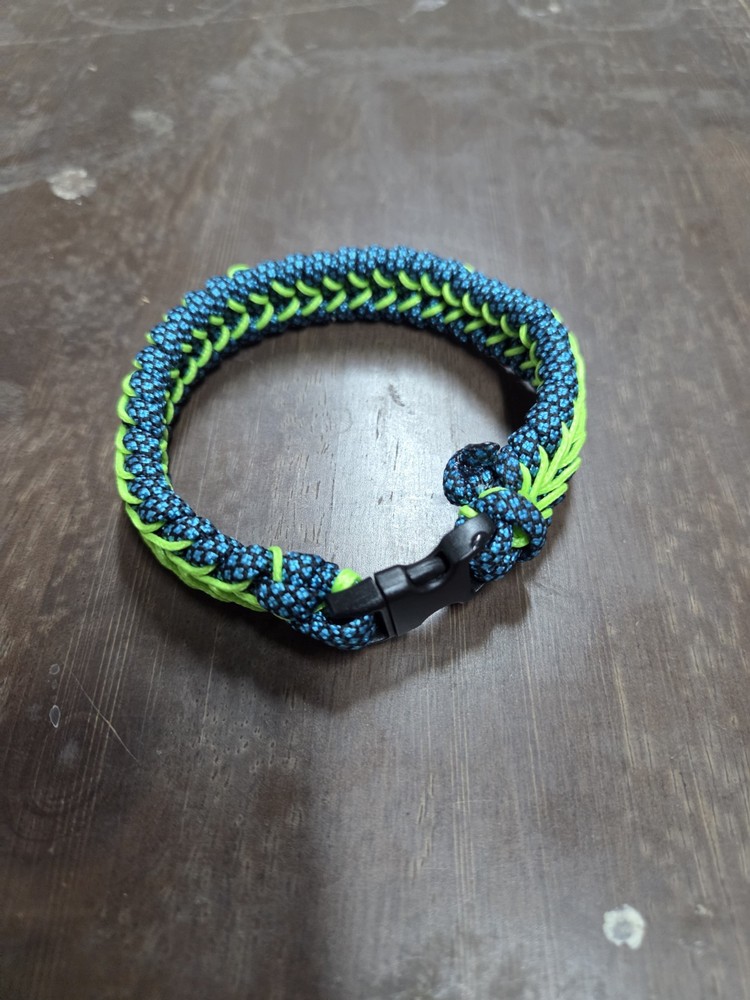 Paracord Bracelet Teal, Green, Black Clip