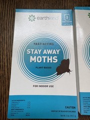 NEW 2 Earth Kind Stay Away MOTH Repellant Pouches Botanical 4 ttl NEW