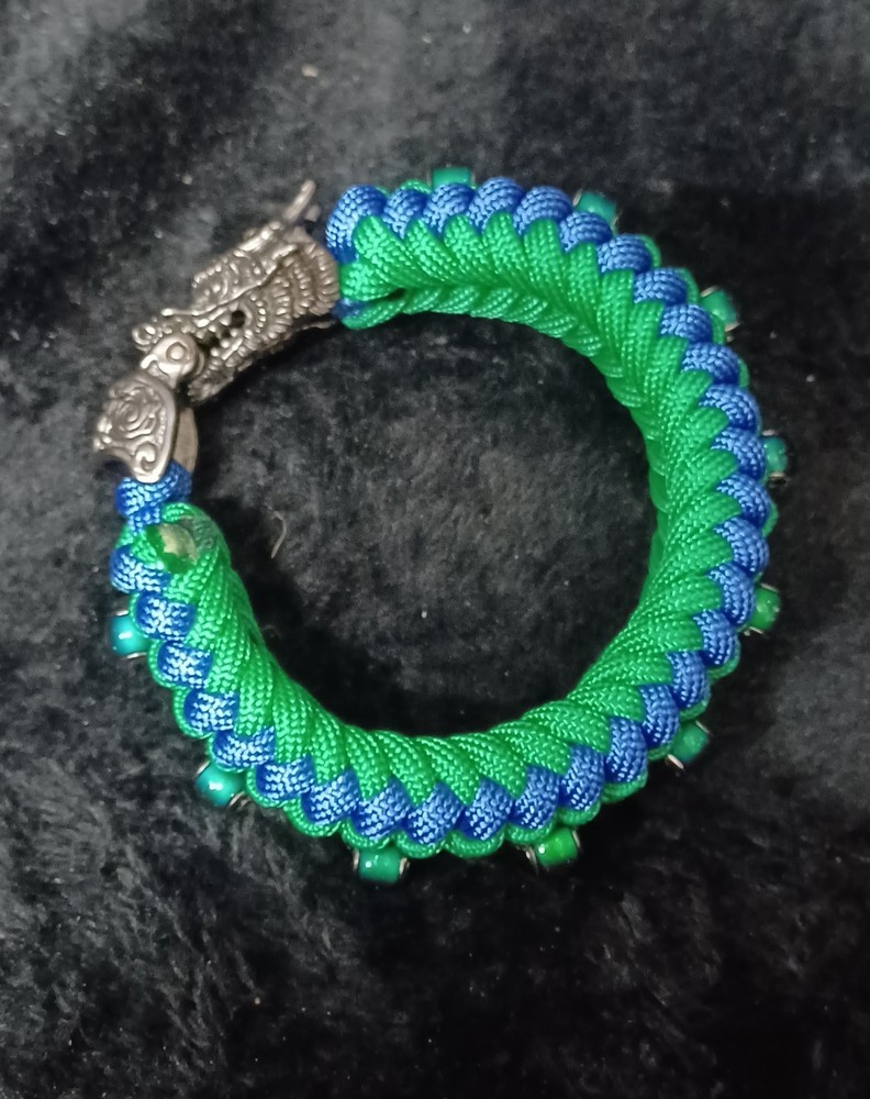 Dragon Clasp Paracord Bracelet (size 7.5 in.)