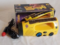 Sol-Mate Hand Crank Emergency Flashlight AM FM Radio